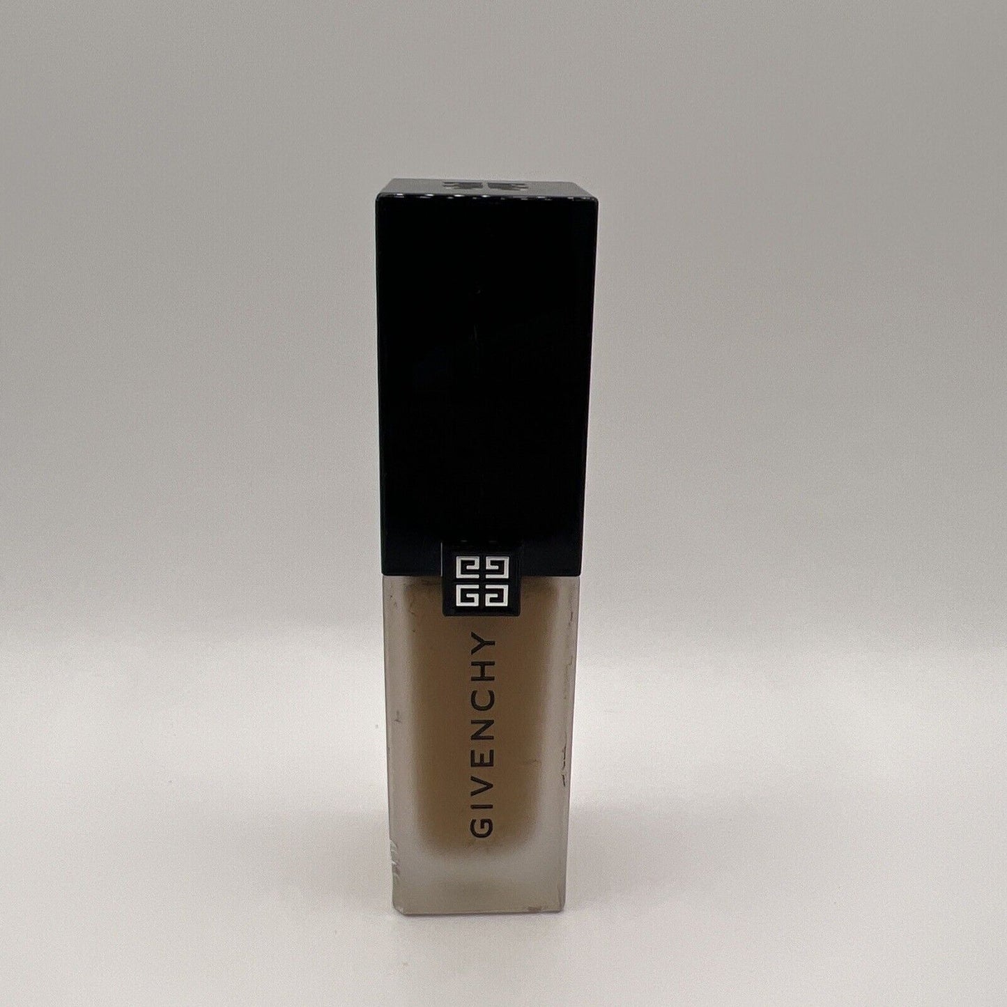 Givenchy Prisme Libre Skin-Caring Matte Foundation ~5-W370 ~ 1 oz /30 ml /NWOB