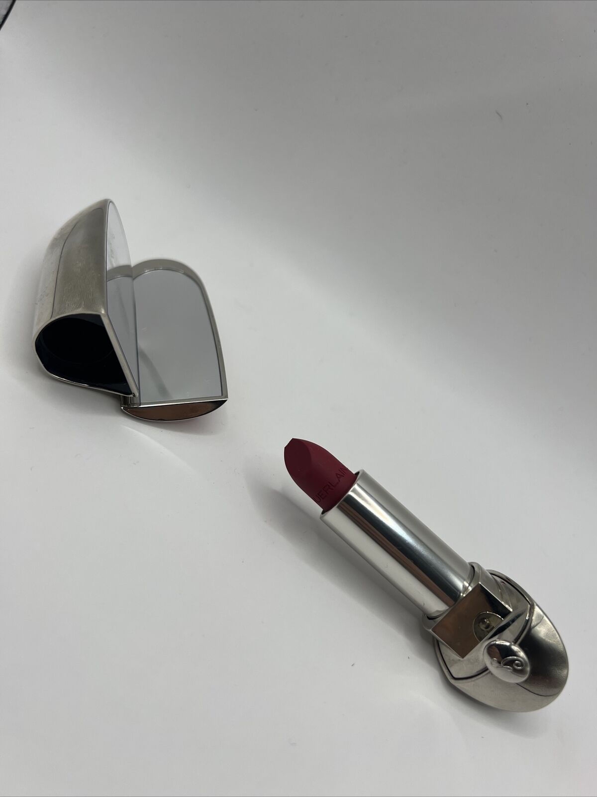 Guerlain Rouge G de Lipstick Red Suede Case N°518 0.12 fl oz New