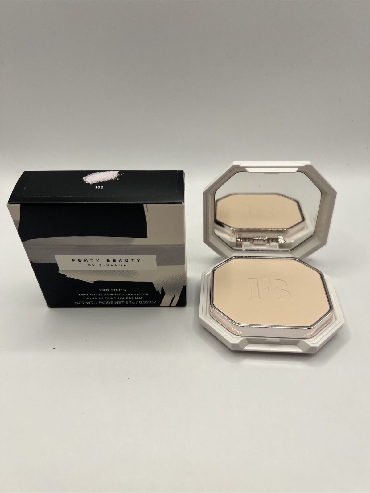 Fenty Beauty By Rihanna ~ Pro Filt'r ~ Soft Matte Powder Foundation ~ 100 ~ NIB