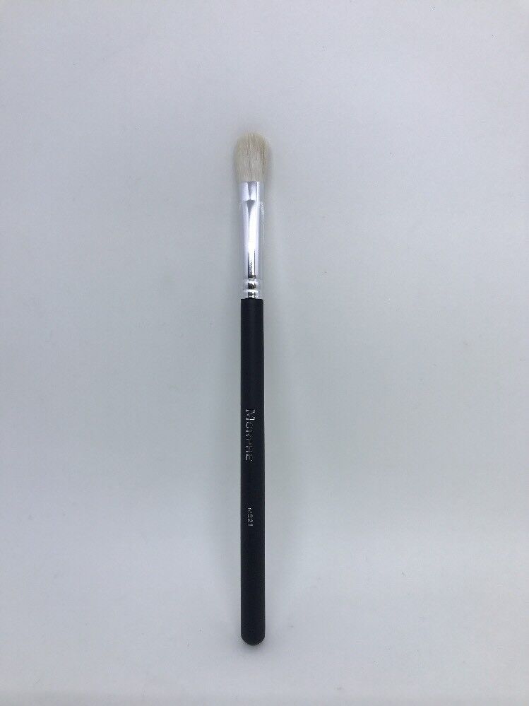 Morphe M521 - Chisel Oval Shadow  Brand New!