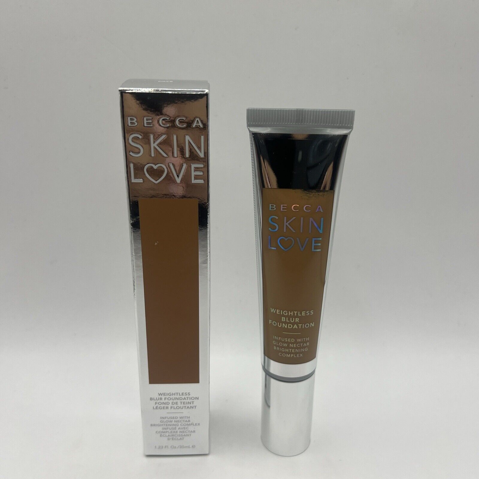 BECCA ~ SKIN LOVE WEIGHTLESS BLUR FOUNDATION ~ CAFE ~ 1.23 OZ