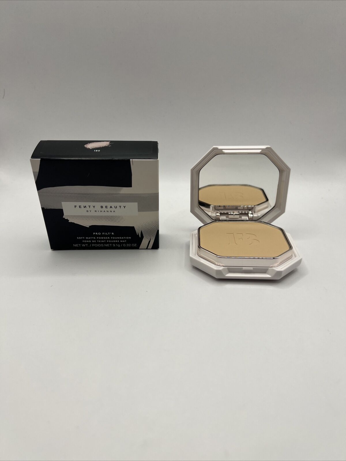 Fenty Beauty By Rihanna ~ Pro Filt'r ~ Soft Matte Powder Foundation~ 180 ~ NIB 