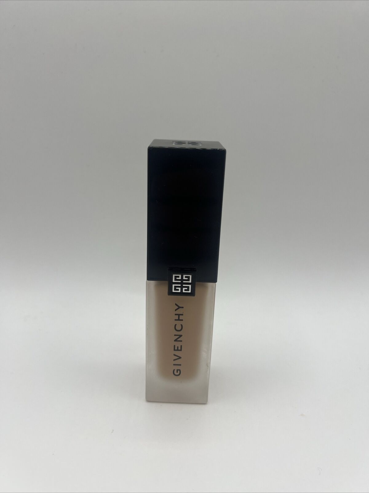 Givenchy Prisme Libre Skin-Caring Matte Foundation ~ 3-C275 ~ 1 oz /30 ml /NWOB