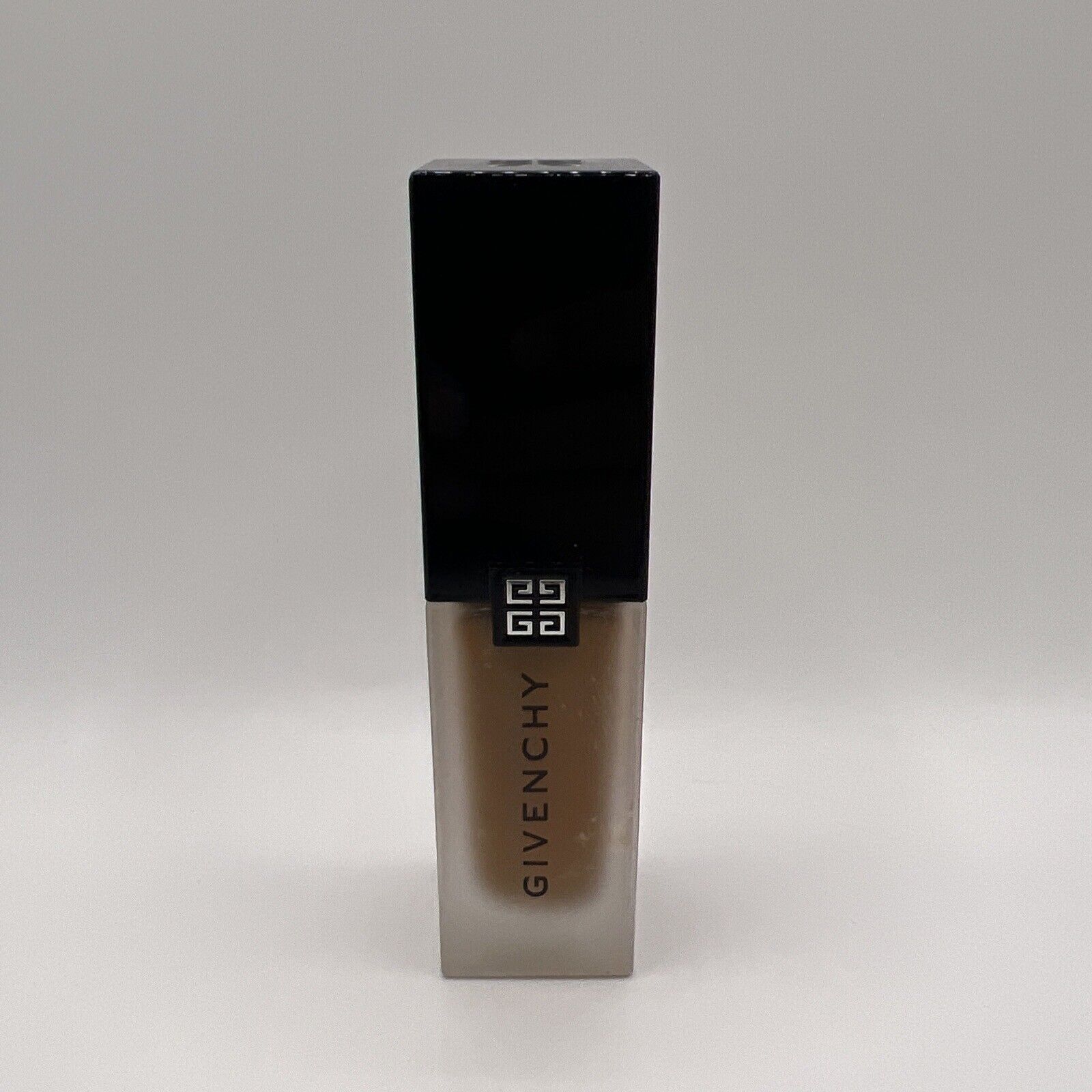 Givenchy Prisme Libre Skin-Caring Matte Foundation ~ 6-W420~ 1 oz /30 ml /NWOB