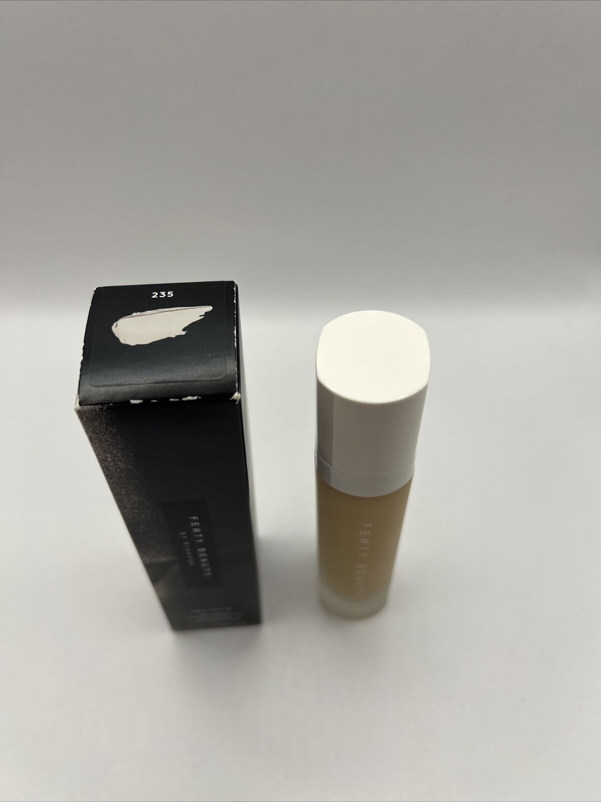 Fenty Beauty by Rihanna Pro Filt'r Soft Matte Longwear Foundation 235 1.08 Oz