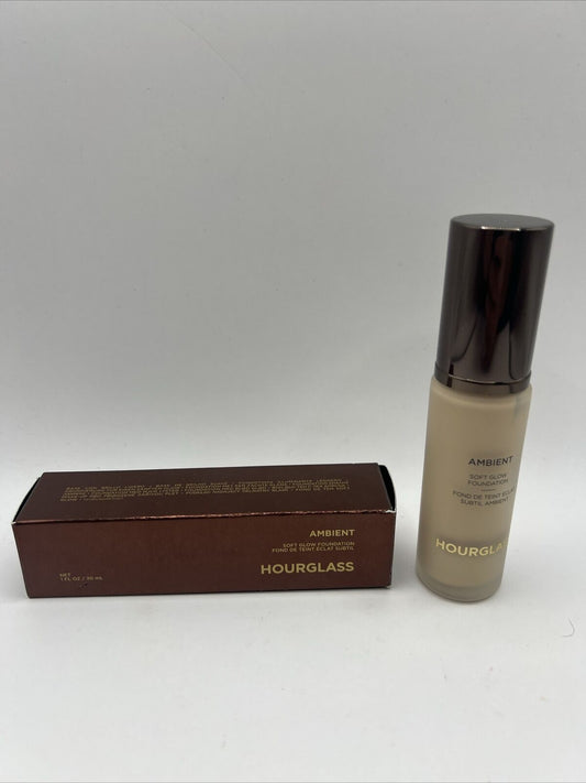 HOURGLASS Ambient Soft Glow Foundation - 2.5 - 1.0 oz Authentic