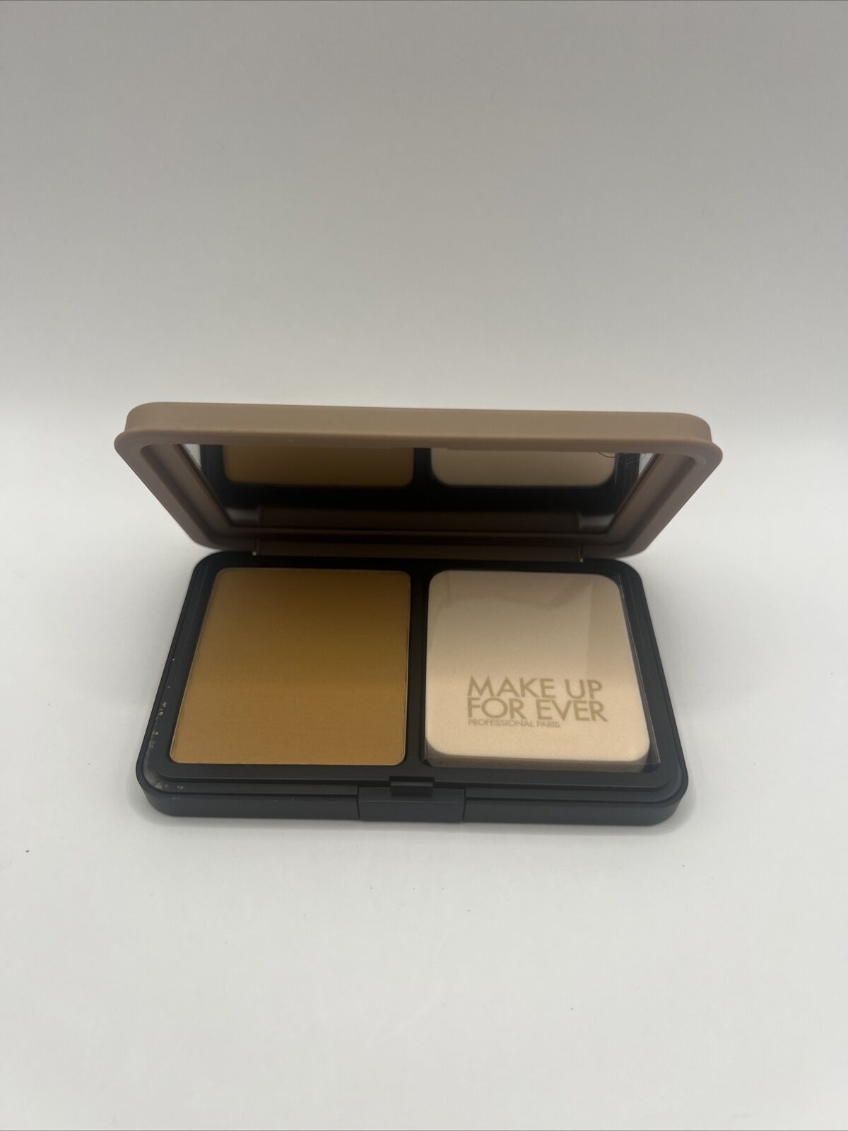 MAKE UP FOR EVER HD Skin Matte Velvet Longwear Blurring Powder Foundation 3Y40