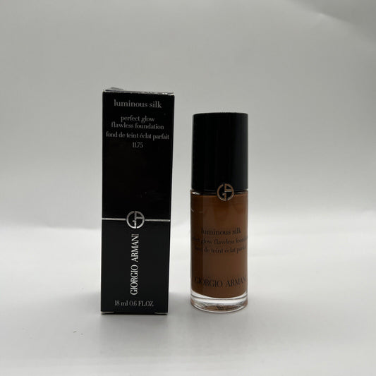 Giorgio Armani Luminous Silk Perfect Glow Flawless Foundation - 11.75- 0.6oz