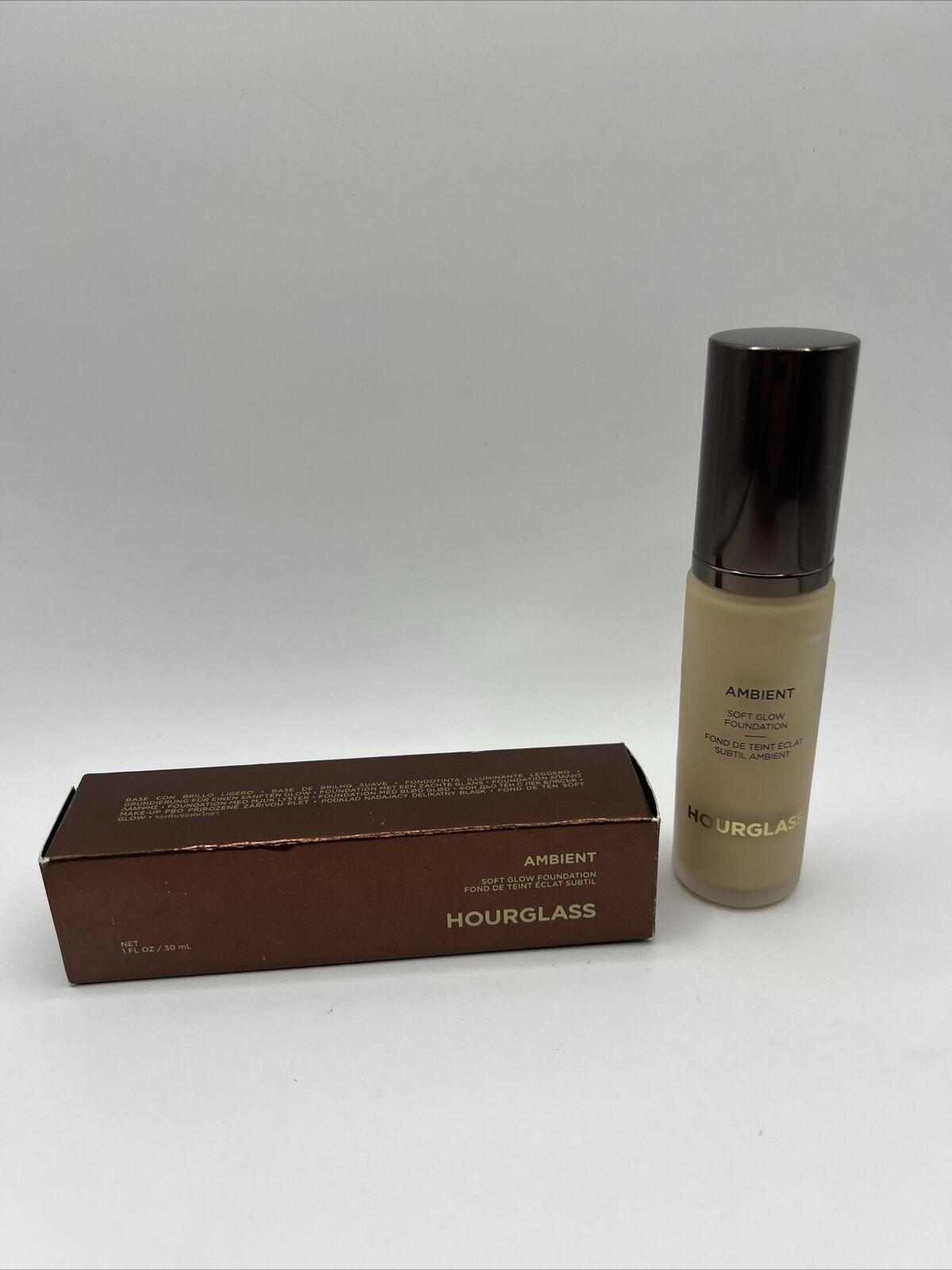 Hourglass ~ Ambient Soft Glow Foundation ~ 3.5 ~ NIB 